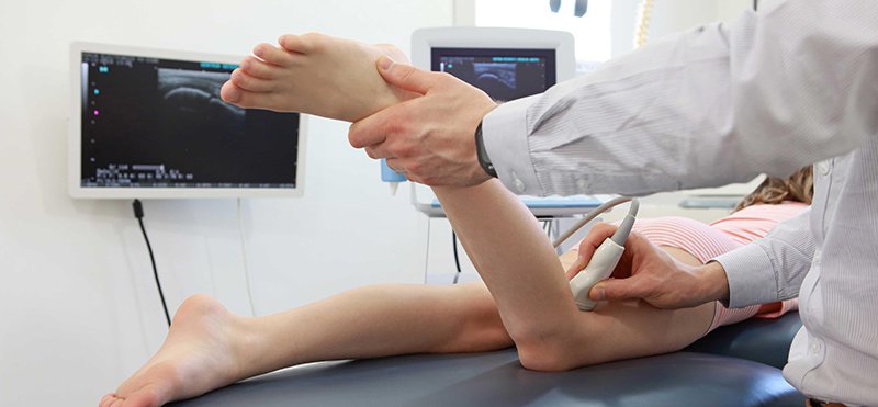 Suy giãn tĩnh mạch chân khám khoa nào tốt?